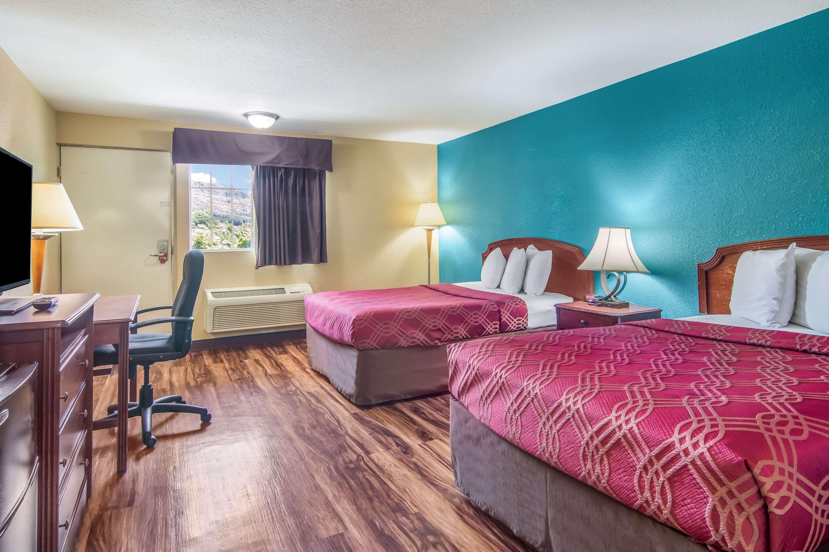 Econo Lodge Hotel Bradford Esterno foto
