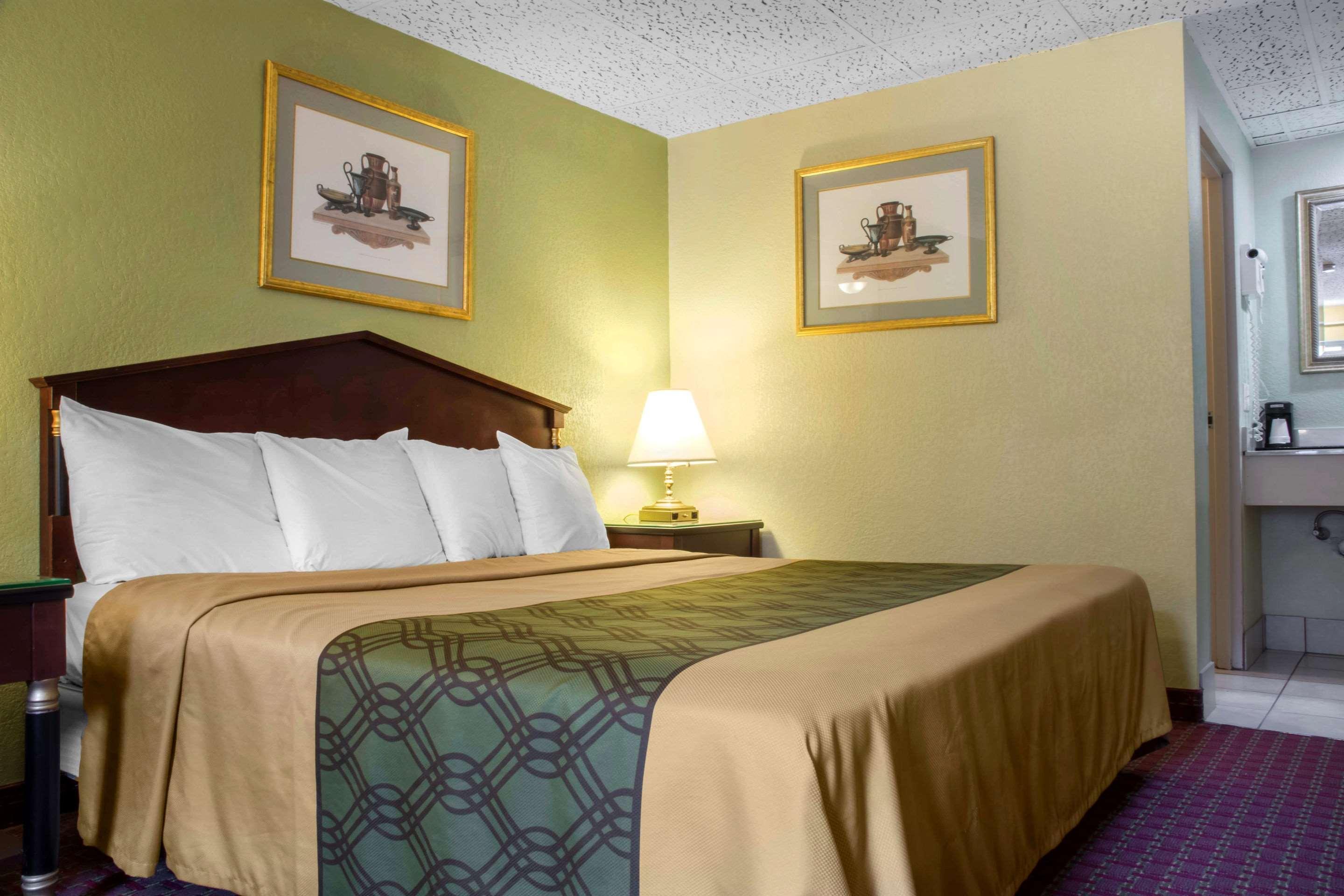 Econo Lodge Hotel Bradford Esterno foto