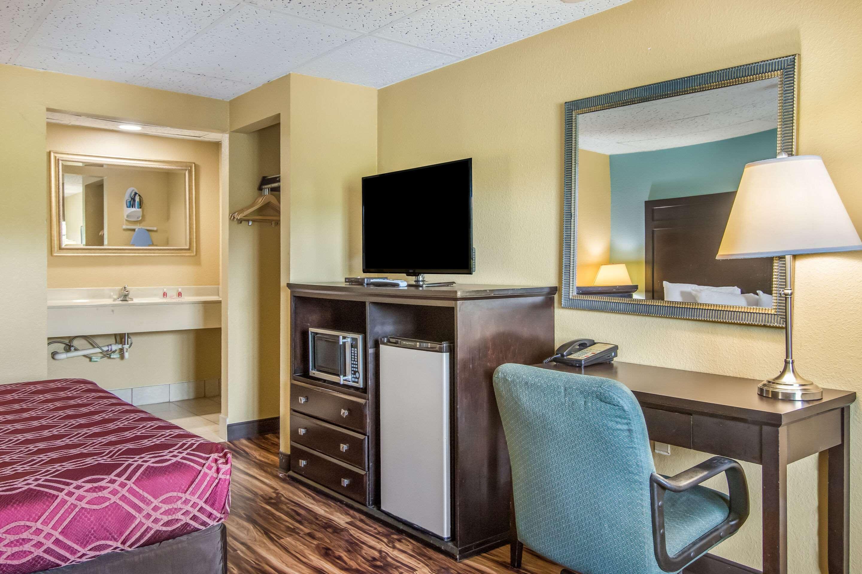 Econo Lodge Hotel Bradford Esterno foto