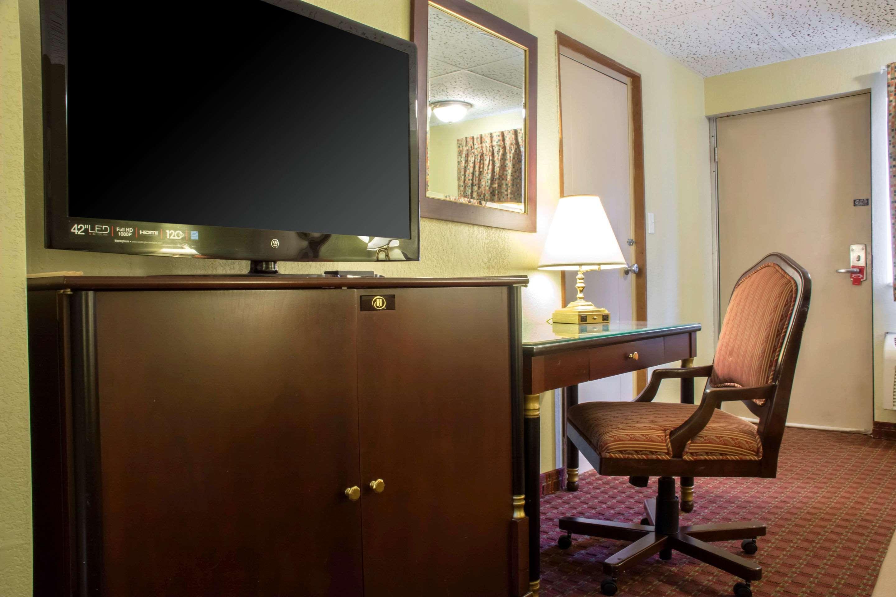 Econo Lodge Hotel Bradford Esterno foto