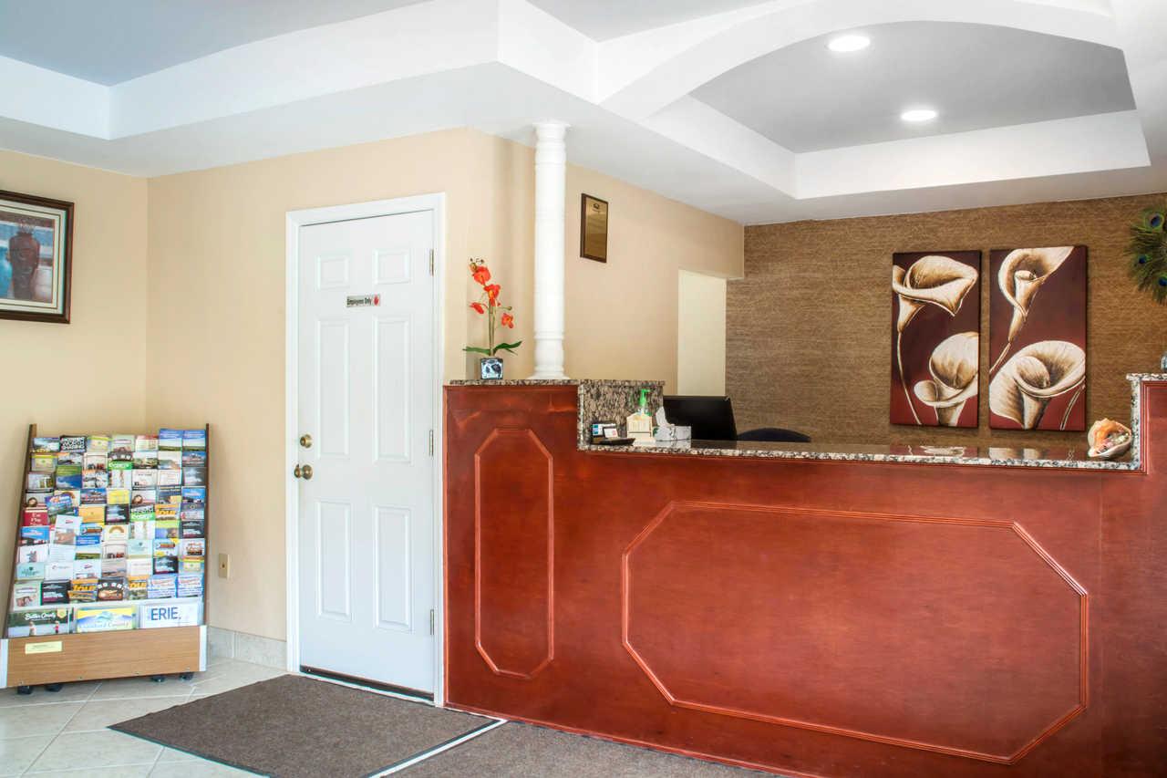 Econo Lodge Hotel Bradford Esterno foto