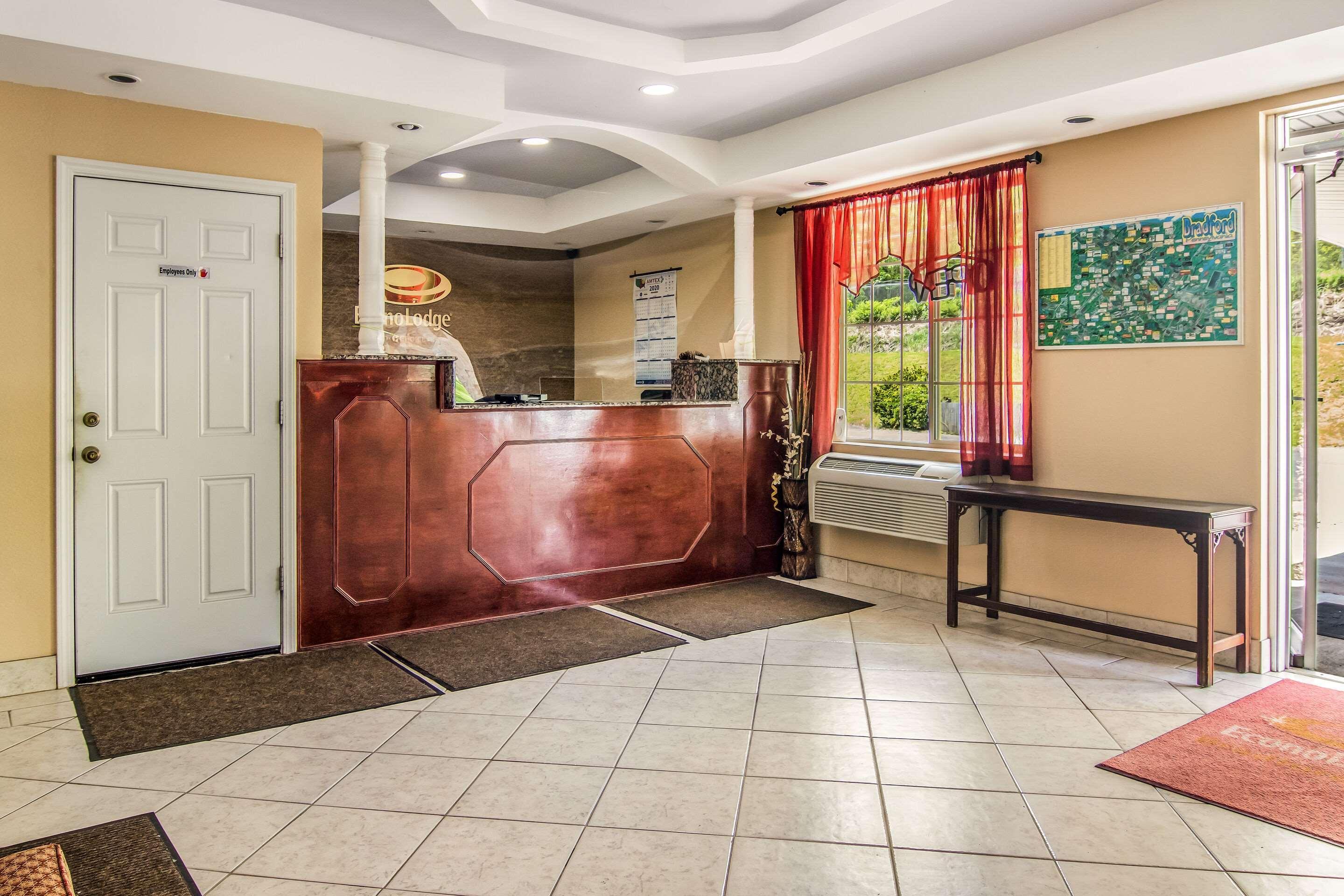 Econo Lodge Hotel Bradford Esterno foto